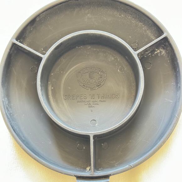 Nordic Ware Crepes N Things Cast Aluminum Pan W/ Dip Pan Crepe Maker Wood Handle - Picture 10 of 11